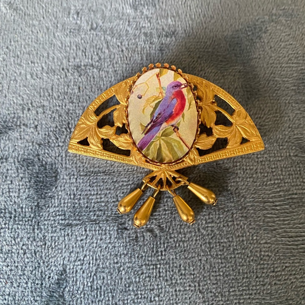 Vintage Cameo Bird Brooch Floral Fan Tassel Gold Tone